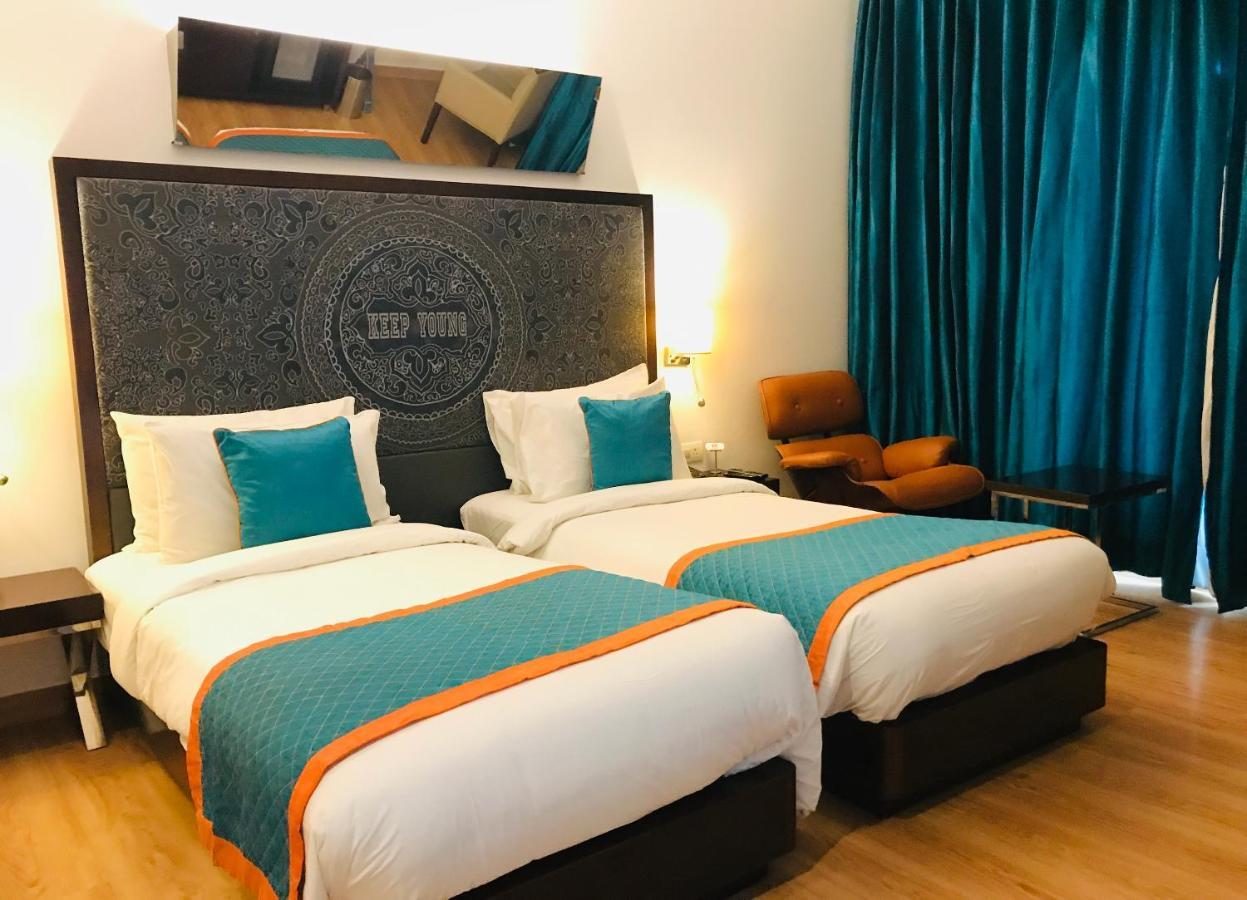 Golden Tulip Gurgaon Sector 29 Hotel Eksteriør billede