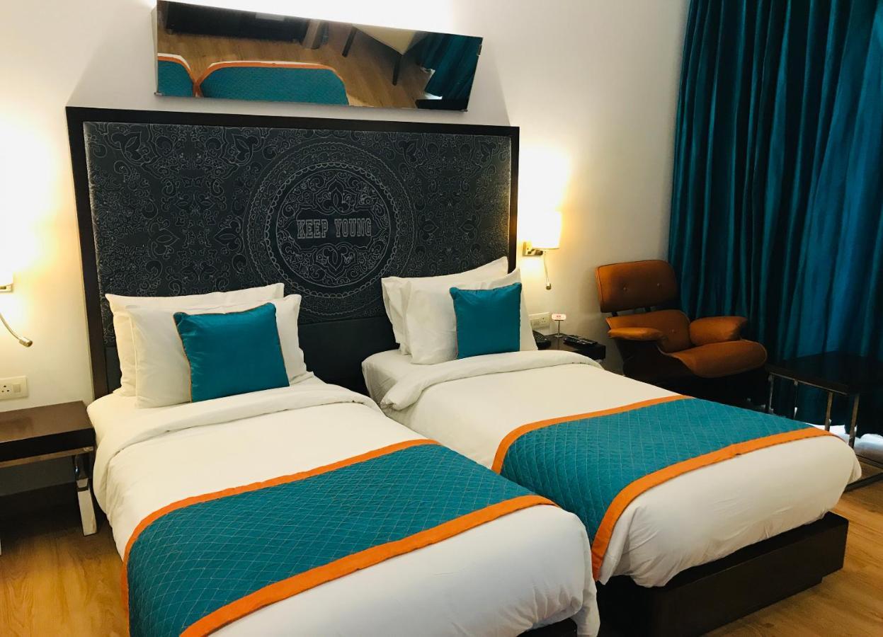 Golden Tulip Gurgaon Sector 29 Hotel Eksteriør billede