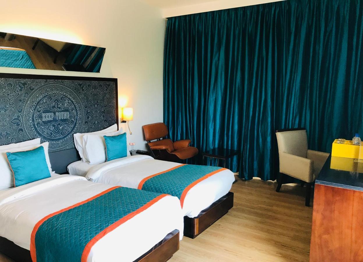 Golden Tulip Gurgaon Sector 29 Hotel Eksteriør billede