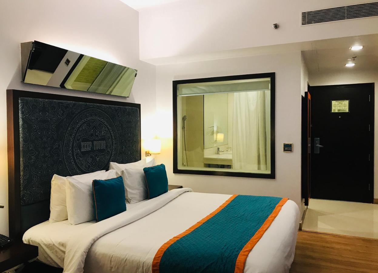 Golden Tulip Gurgaon Sector 29 Hotel Eksteriør billede
