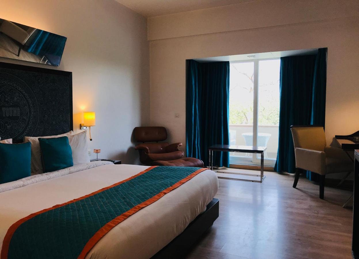 Golden Tulip Gurgaon Sector 29 Hotel Eksteriør billede