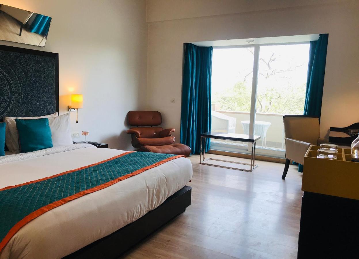 Golden Tulip Gurgaon Sector 29 Hotel Eksteriør billede