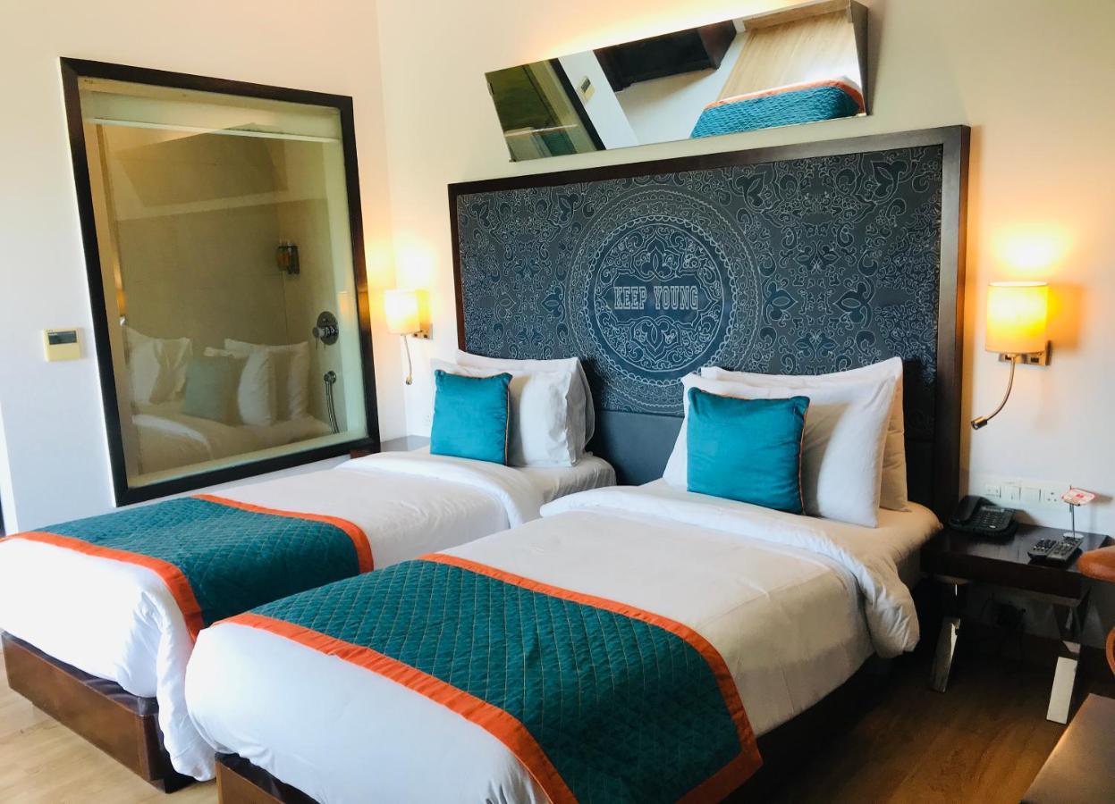 Golden Tulip Gurgaon Sector 29 Hotel Eksteriør billede
