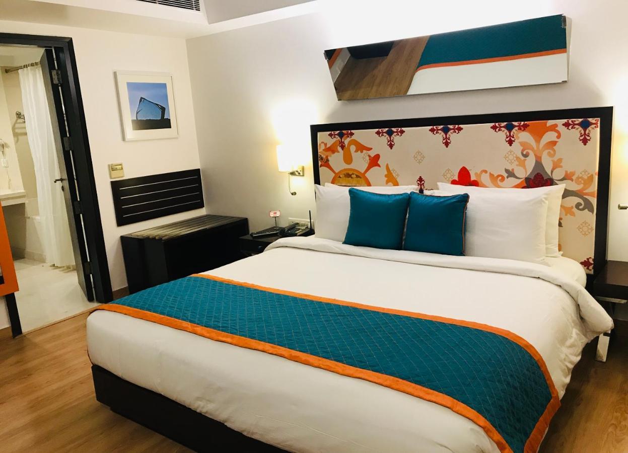 Golden Tulip Gurgaon Sector 29 Hotel Eksteriør billede