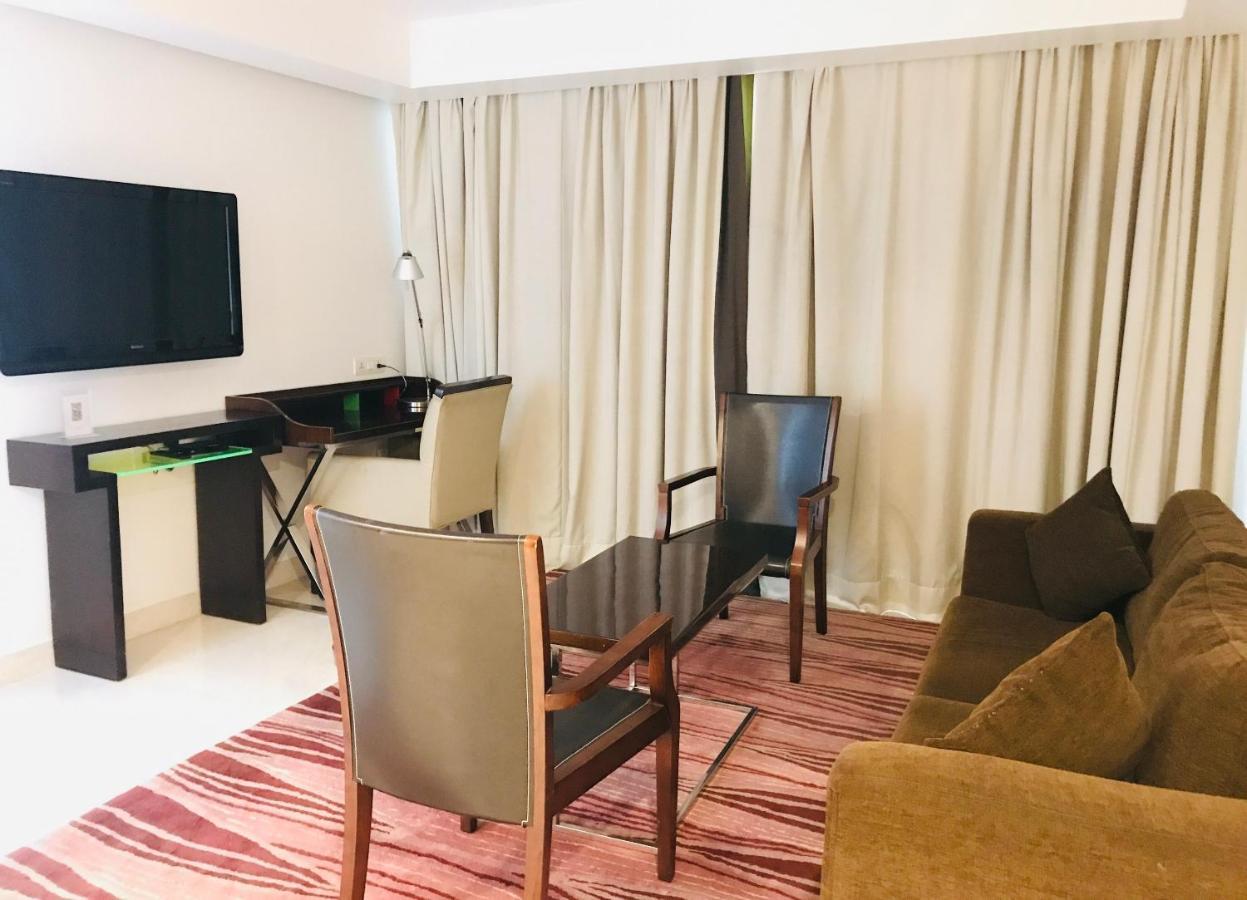 Golden Tulip Gurgaon Sector 29 Hotel Eksteriør billede