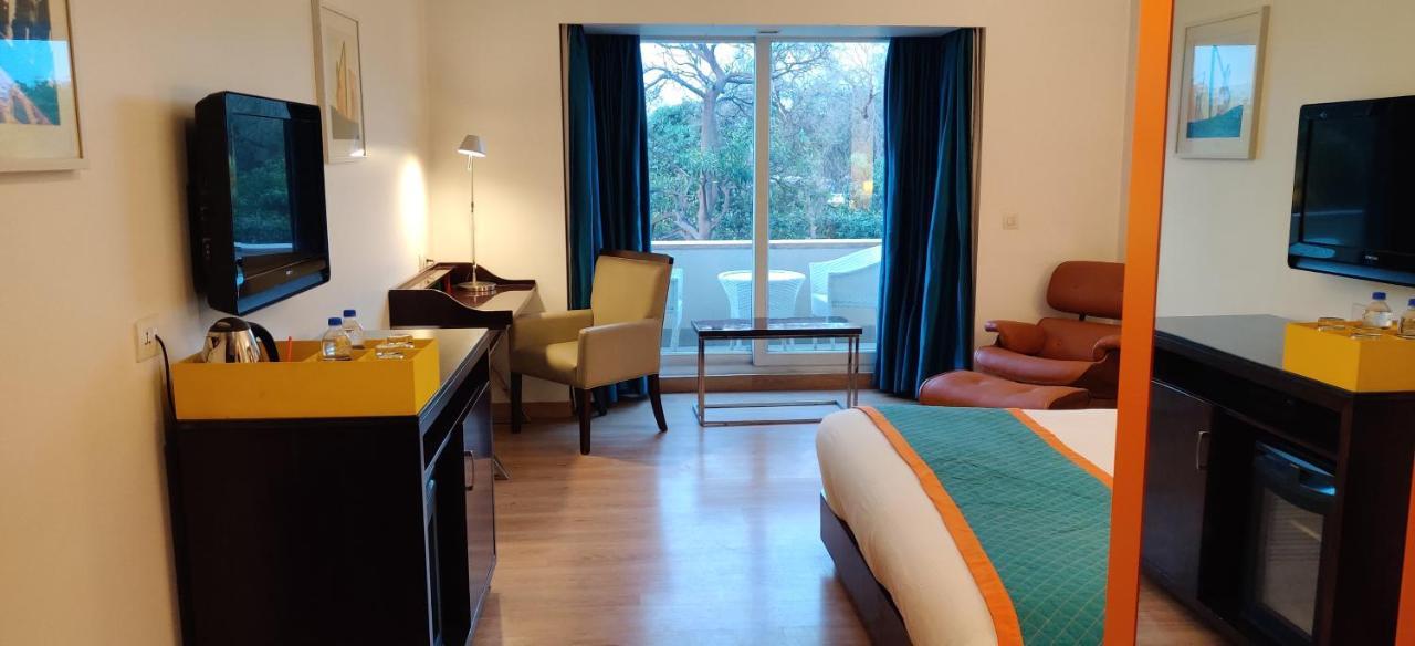 Golden Tulip Gurgaon Sector 29 Hotel Eksteriør billede
